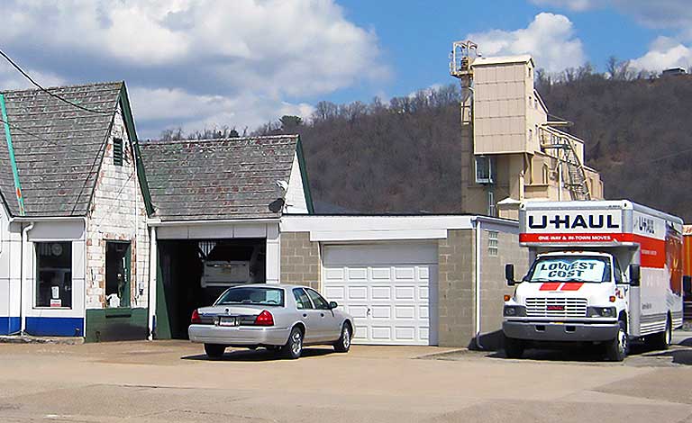 Monack's Service Station Hits 60-Year U-Haul Milestone